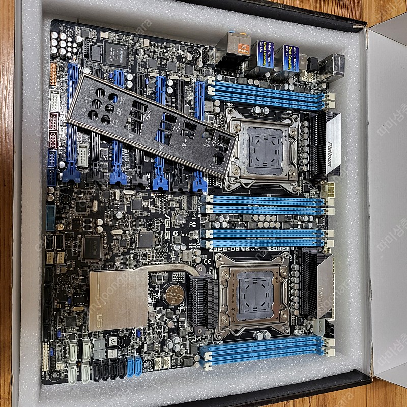 ASUS Z9PE-D8 WS CPU+メモリ+CPUクーラー ASUS Z9PE-D8 WS 価格比較 - 価格.com