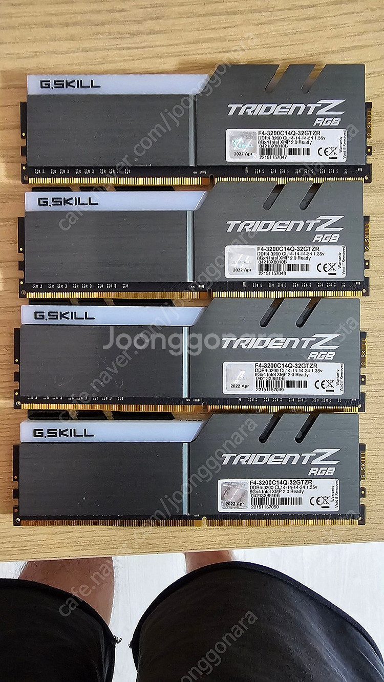 G.SKILL DDR4-3200 CL14 TRIDENT...--0