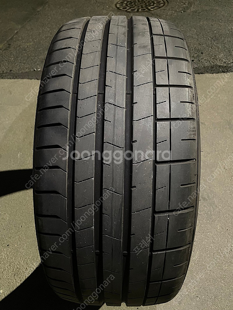 235 35 19 피렐리타이어 pz4--0