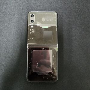 부산 갤럭시Z플립3 블랙 센터올갈이 리퍼폰 (액정 베젤 배터리 뒷판 모두 교체 특S급)