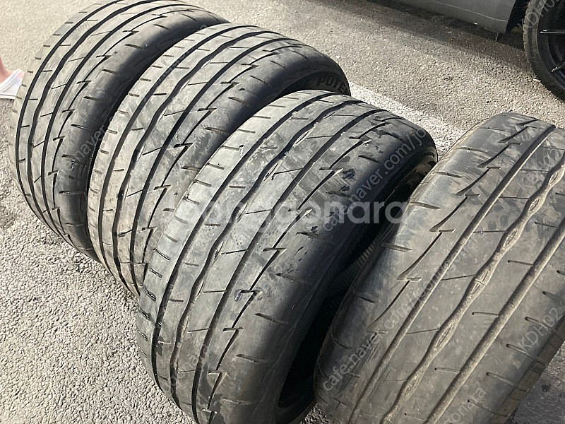 235 45 17 한대분 저렴하게 팝니다--4