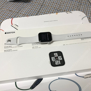 애플워치 se2 실버 40mm 판매합니다(gps)