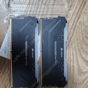 커세어 DDR4 CL14 3200 VENGEANCE RGB PRO BLACK 8G×2ea 2세트 팔아요.