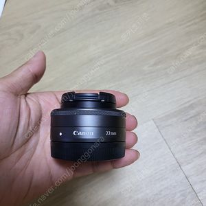캐논 EF-M 22mm STM 렌즈 팝니다 (EOS M 용 여친렌즈)