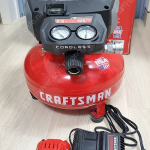 [대구]CRAFTSMAN 20V 충전 컴프레셔(미사용)판매합니다.배터리1,충전기(110v,220v)2개 포함