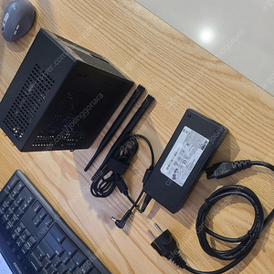 AsRock DeskMini h110 본체 22만 i5-7500, ddr4 8g 듀얼, wifi kit 풀구성품