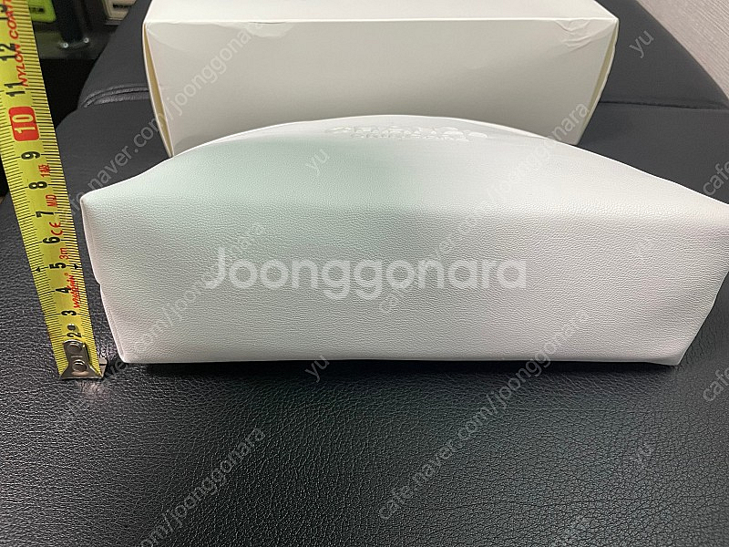 샤넬 스킨케어 반달 파우치 미사용 새제품 판매합니다!--2