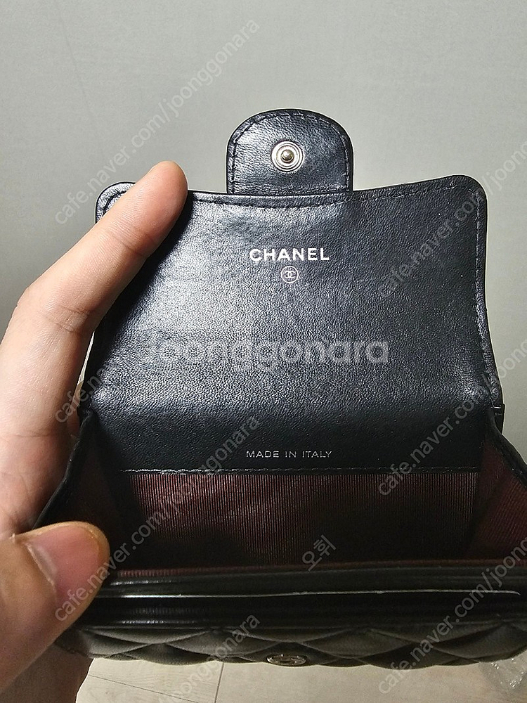 샤넬 클래식 똑딱이 카드지갑 팝니다. (램스킨)--4