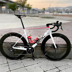 비엠씨 팀머신 BMC teammachine SLR01 완차 또는 반차 판매합니다.