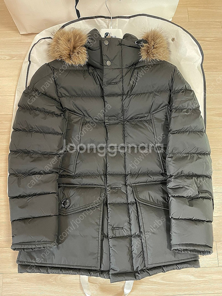몽클레어 22fw 클루니 블랙 1사이즈팝니다--2