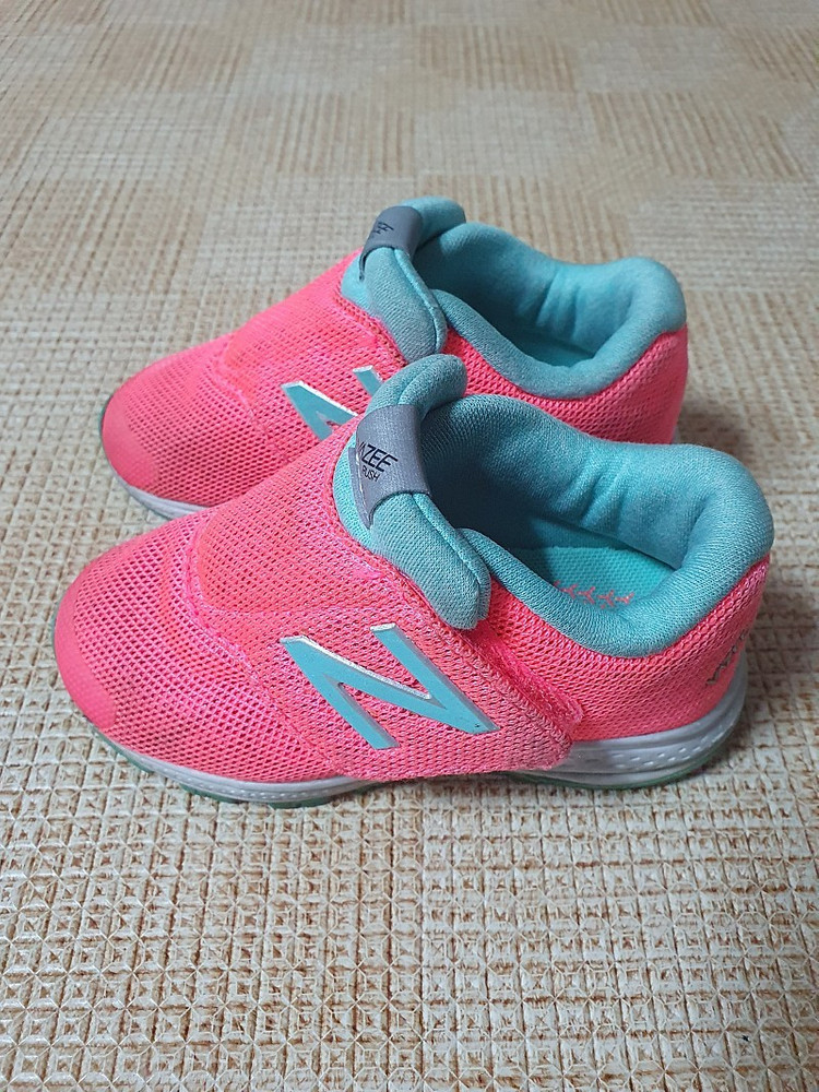 가격내림- 뉴발란스 Vazee rush 키즈 러닝 운동화 135사이즈 이미지