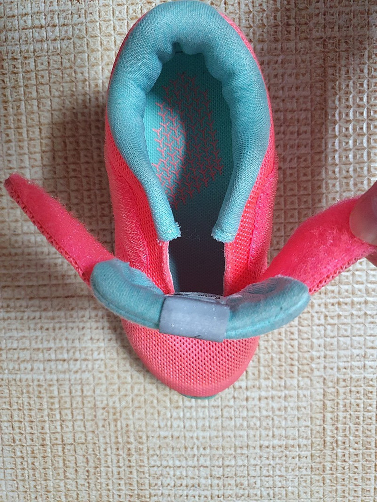 가격내림- 뉴발란스 Vazee rush 키즈 러닝 운동화 135사이즈 이미지