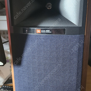 jbl 4305p 월넛 3달 사용 판매합니다(박스있음)