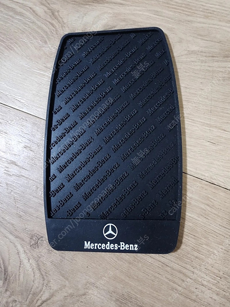 벤츠 자석 휴대폰거치대1개 논슬립패드1개 다이어리1개 총3개 일괄 미사용 새상품 판매합니다(2만원) 이미지
