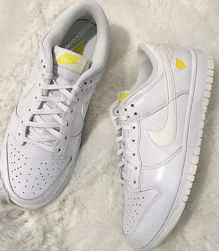 [240]나이키 덩크 로우 발렌타인데이 화이트 옐로우 이미지