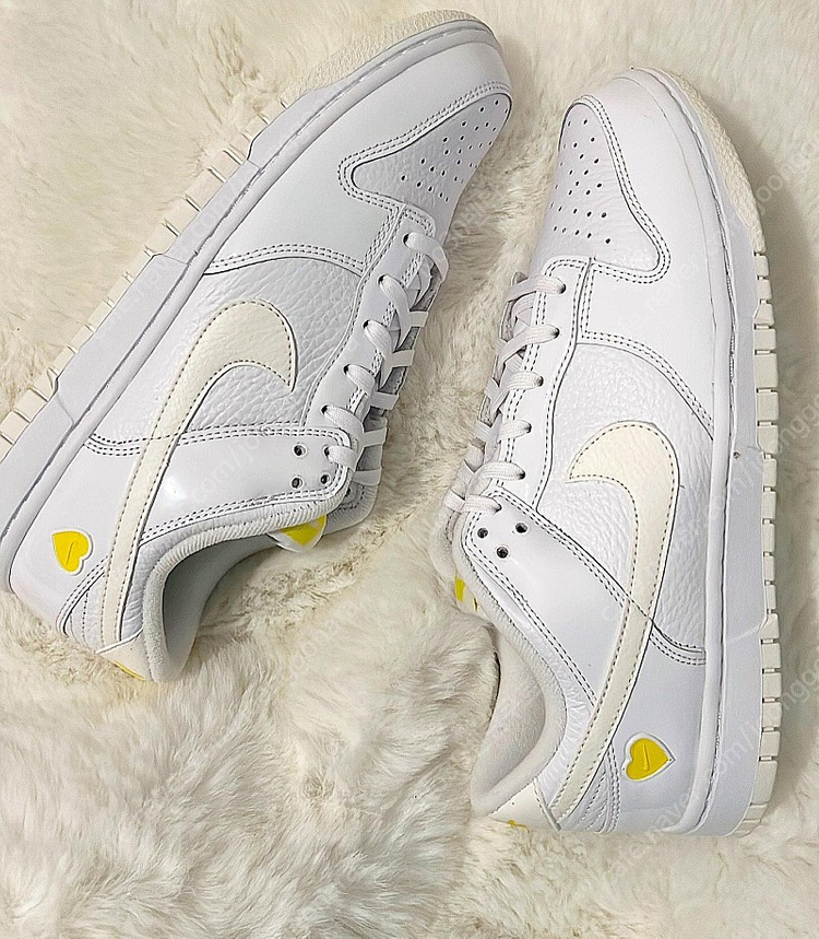 [240]나이키 덩크 로우 발렌타인데이 화이트 옐로우 이미지