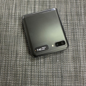 갤럭시Z플립2 256기가 그레이 꺠끗한 가성비폰 13만원 판매해요