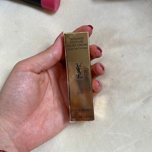 입생로랑틴트 따뚜아쥬 꾸뛰르틴트 로즈앰블럼 새상품216호