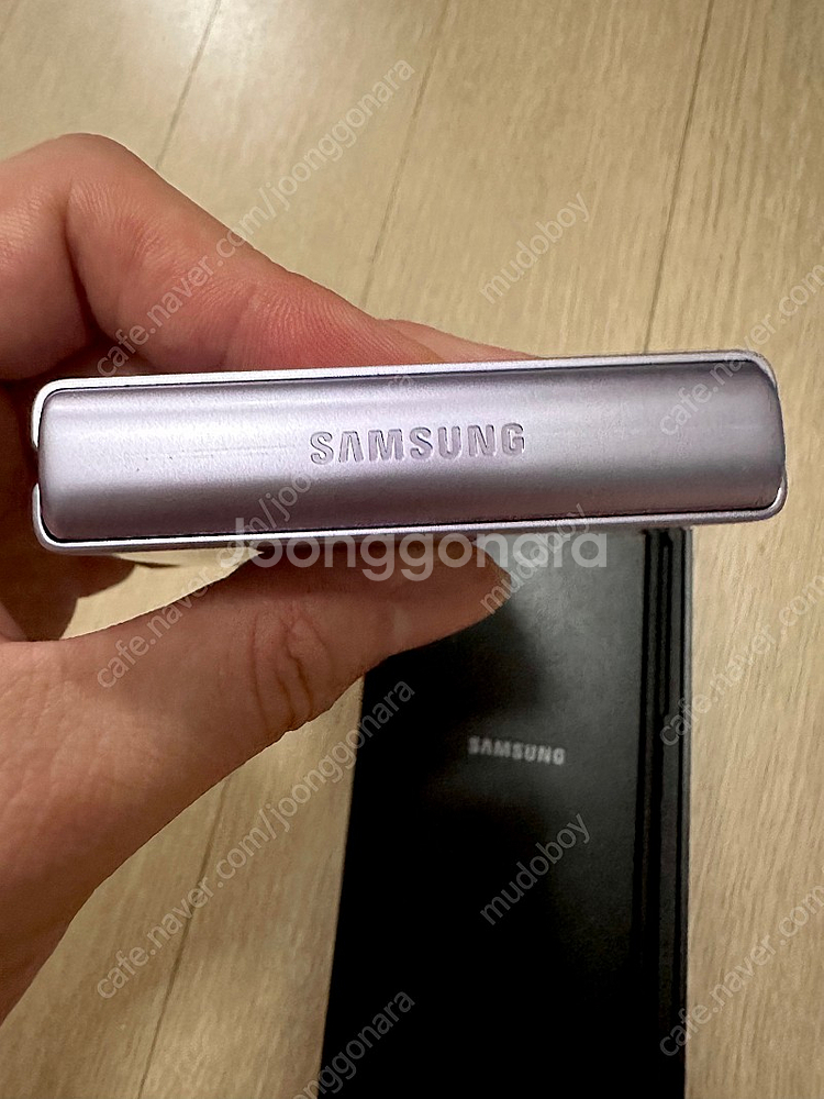 (풀박스 상태좋음) 갤럭시 z 플립3 256 라벤더--4