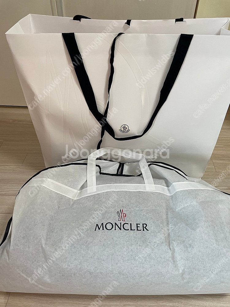 몽클레어 22fw 클루니 블랙 1사이즈팝니다--0