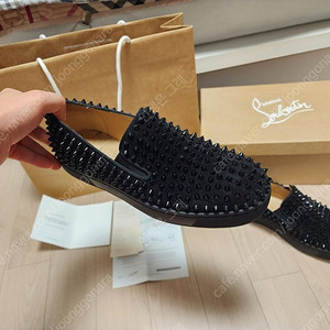 크리스찬 루부탱 슬립온 팝니다