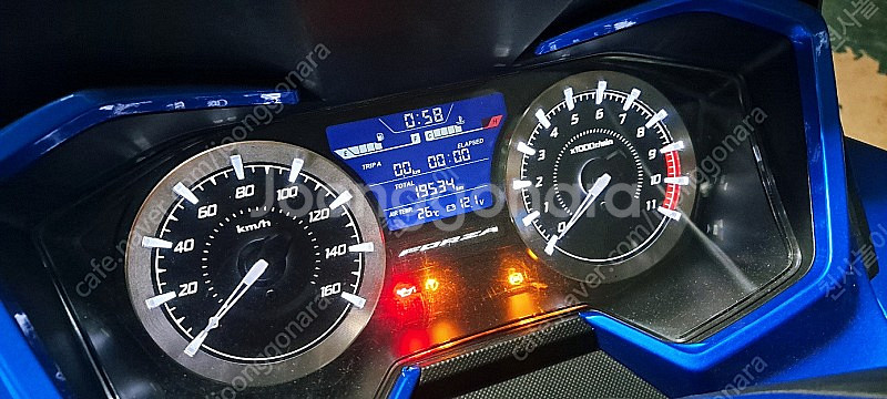 22년 6월 출고 포르자350 캔디블루 팝니다.--7