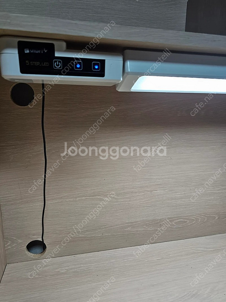 e스마트 독서실책상. LED스탠드포함 (분해해서 승용차...--6
