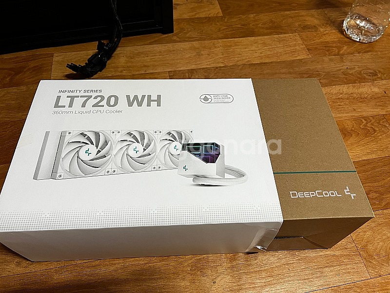 딥쿨 LT720 WH 수냉쿨러 판매합니다.--0