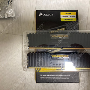 커세어 벤젼스 LPX DDR4 32GB (2 x 16GB) 3600MHz