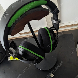 Razer 레이저 카이라프로 헤드셋 +엑박리시버 팝니다