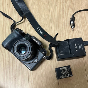 (렌즈포함) 파나소닉 루믹스 DMC-G7 카메라, 14-42mm 렌즈 + 배터리, 배터리충전기 / 유튜브카메라