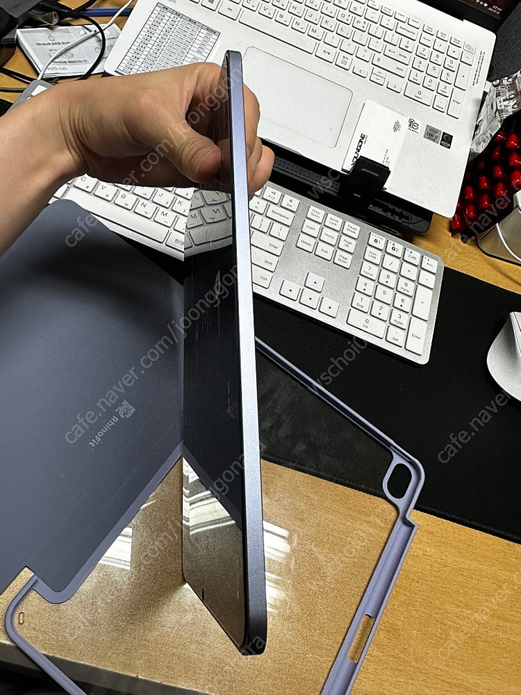 아이패드에어5 퍼플 64g 와이파이 애케플 가입 판매합니다--6