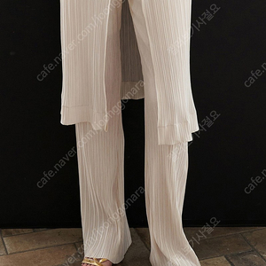 아상 Latia Pleated Pants Ivory