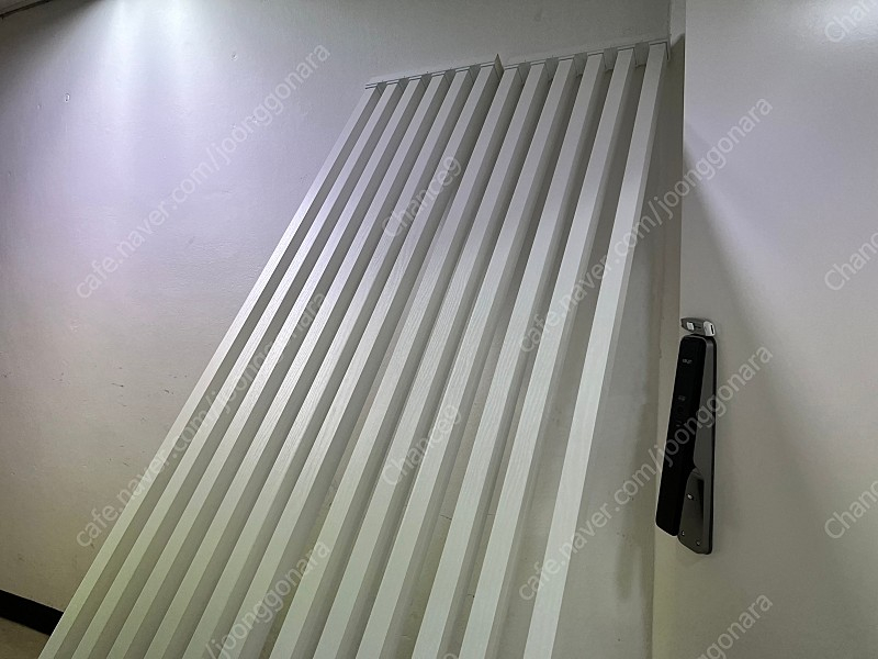 오늘의집 공간분리 좁은가벽 스트라이프 우드레이가벽 파티션 화이트 2개 - 천정높이 237 이상--5