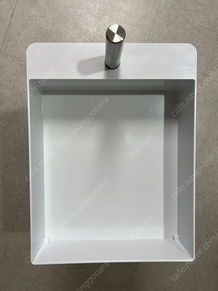 오늘의 집 모나 마지스 컨테이너360 트롤리 흰색 팝니다.--1