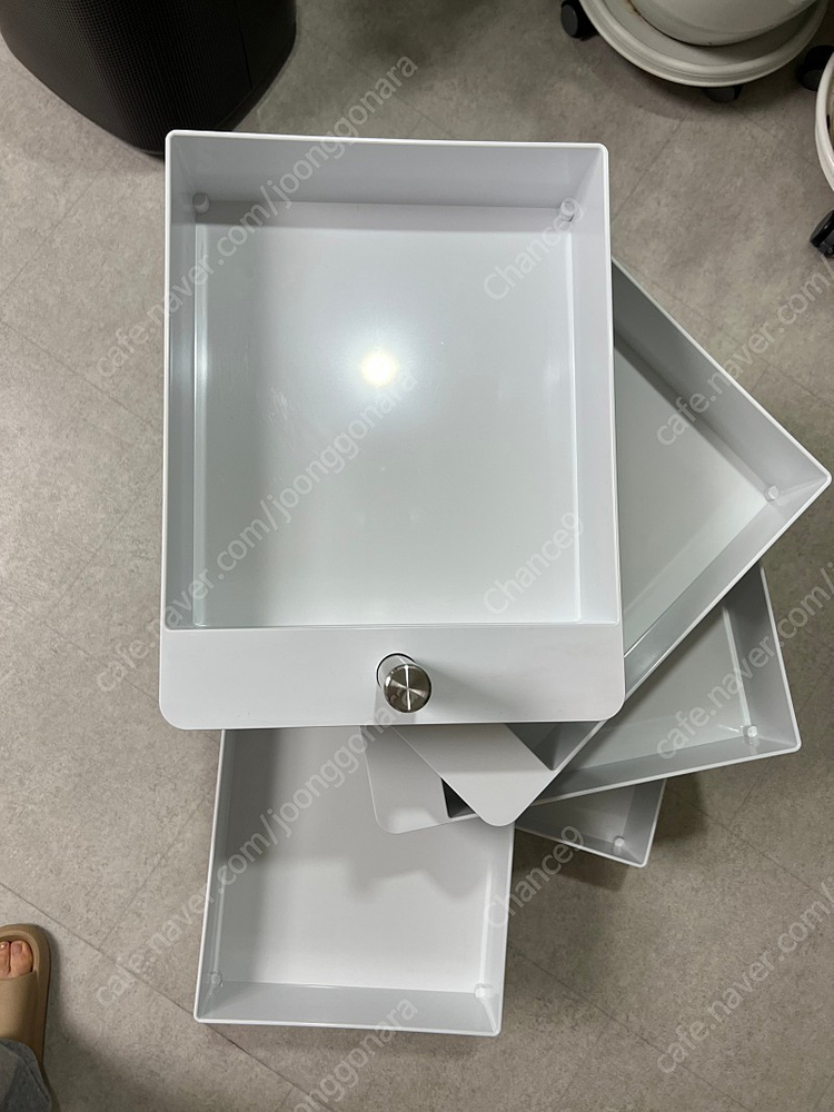 오늘의 집 모나 마지스 컨테이너360 트롤리 흰색 팝니다.--3