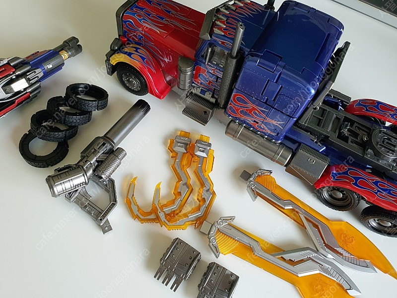 블랙맘바 옵티머스 복근버전 LS03F 이미지