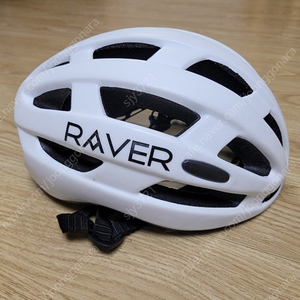 자전거헬멧 레이버 팝니다(RAVER BLOW HELMET WHITE)