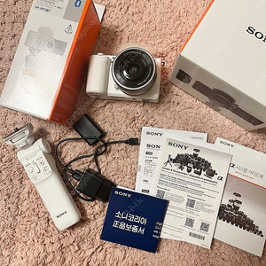 소니 ZV-E10 미러리스 카메라 렌즈킷 + 슈팅그립 화이트 세트
