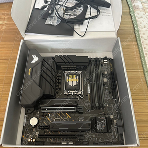 ASUS TUF GAMING B660M WIFI 팝니다