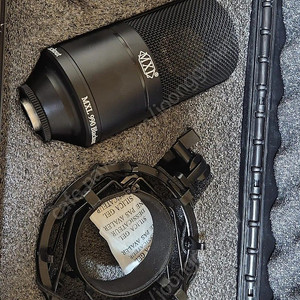 MXL990