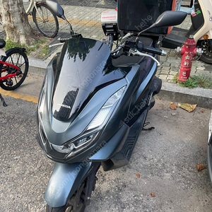 혼다 pcx 125/ 2022년식 / 17754KM / 배달셋팅 / 서울 팝니다