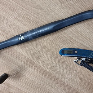 Fizik Cyrano 00, R3 핸들바 팝니다.