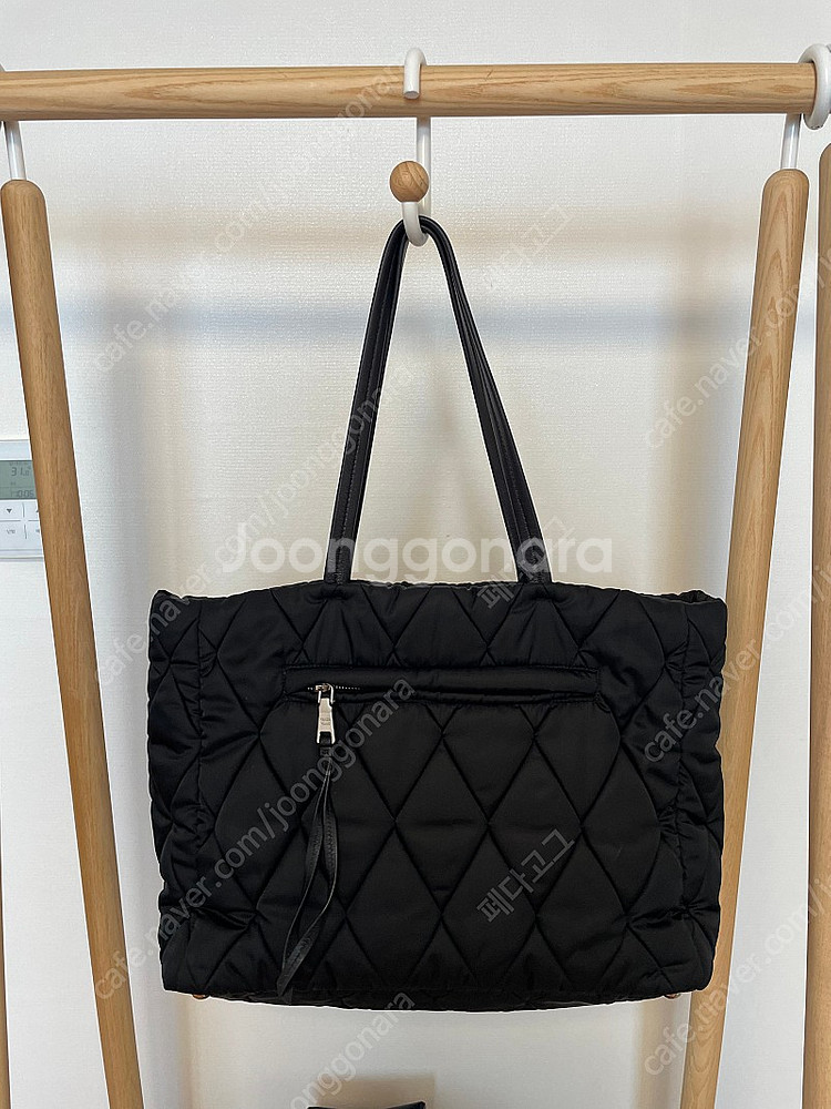 프라다 퀼팅 토트 숄더백--1