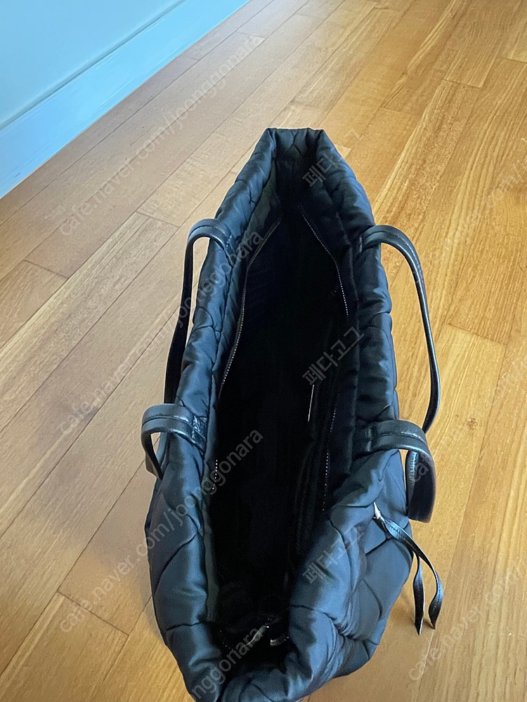 프라다 퀼팅 토트 숄더백--2