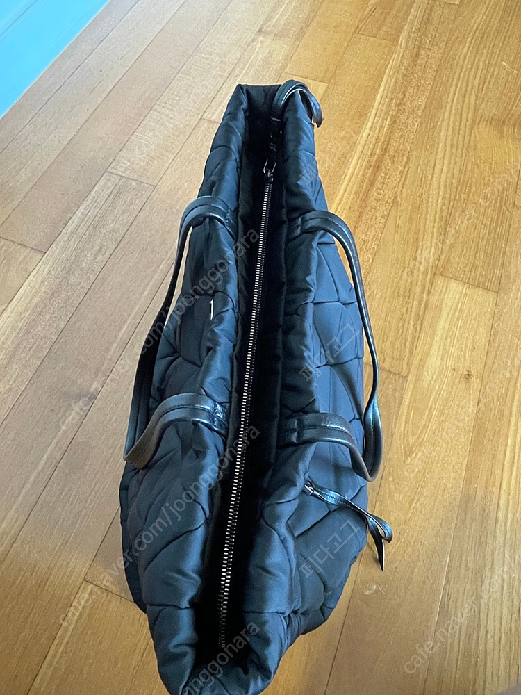 프라다 퀼팅 토트 숄더백--3