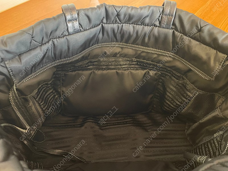 프라다 퀼팅 토트 숄더백--5