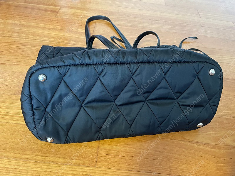 프라다 퀼팅 토트 숄더백--6