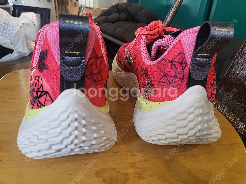 농구화 커리10 중고팝니다.--5