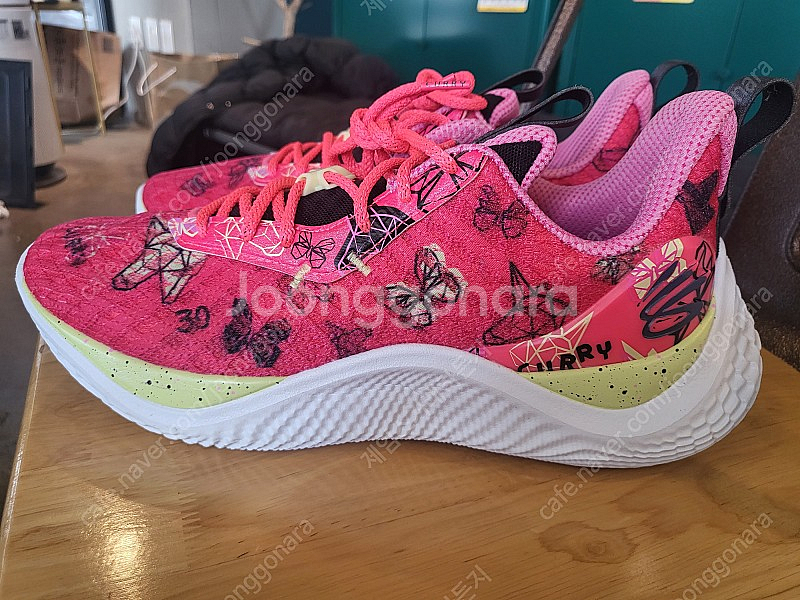 농구화 커리10 중고팝니다.--6